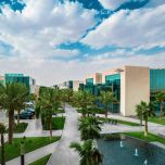 ROSHN FRONT - Bussnies