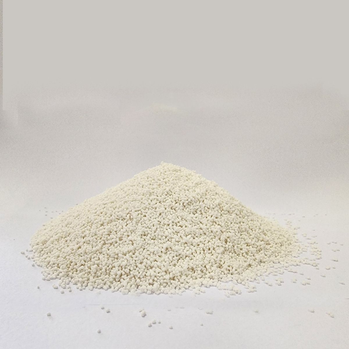 POLYCOM HI - AUXILIAR EXTRUSÃO, MICROGRANULO BRANCO PARA PRODUÇÃO DE TUBOS, ACESSORIOS, COMPOSTOS DE PVC E OUTROS