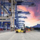 Electric heavy duty forklift trucks with ICE Like performance