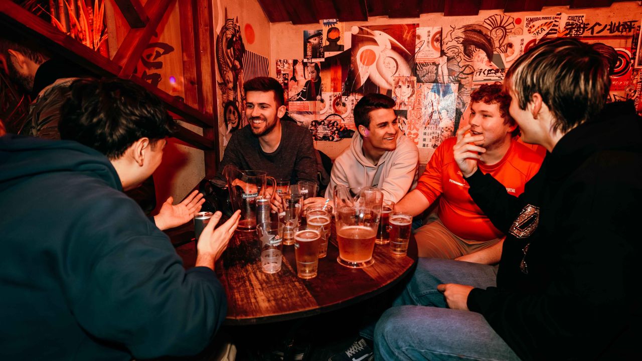 Street Party - Piano Bar by Bryntum | Free Happy Hour