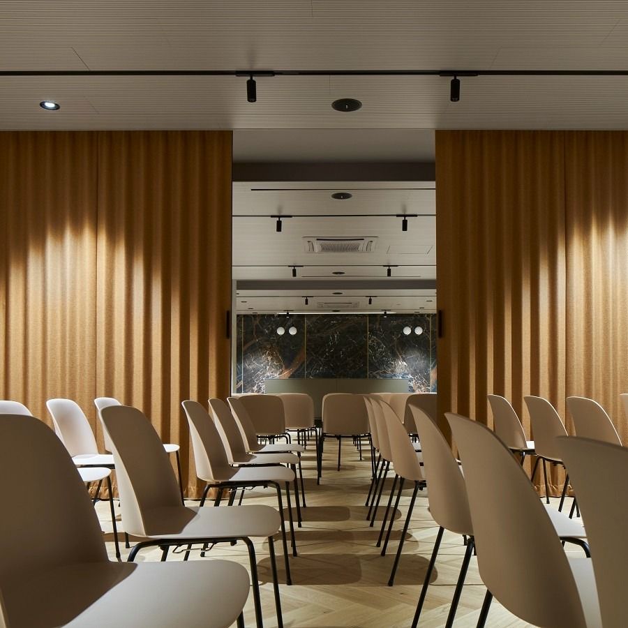 Porta Tessile con Apertura Centrale