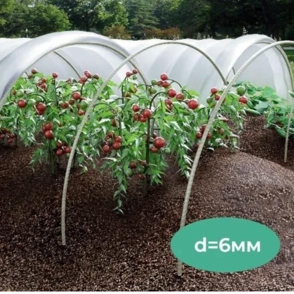 Arceau flexible en matériau composite pour abris et serres