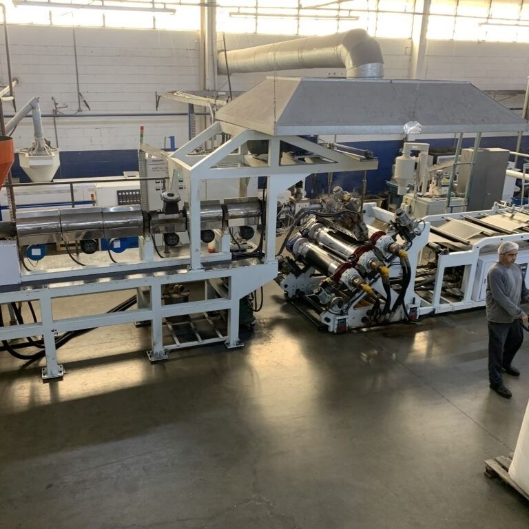 Extrusora de bobinas (PSAI / PET / PP)