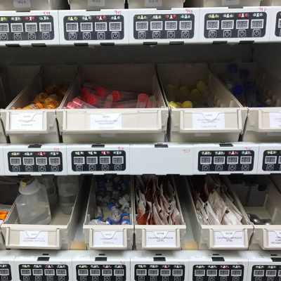 Sistemas para Intralogística Hospitalar e Farmacêutica Cenker Robotics