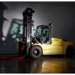 Electric heavy duty forklift trucks with ICE Like performance