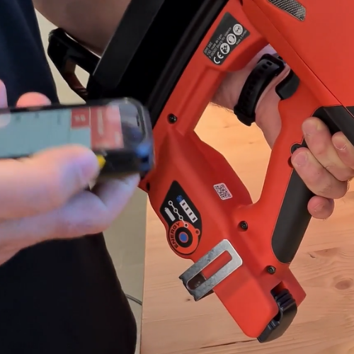 Software and mobile application for real-time equipment tracking and management