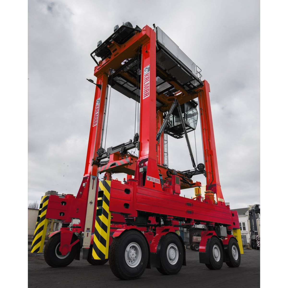 Straddle & Shuttle Carriers