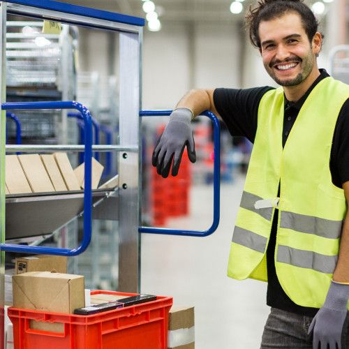 CARRY-TRACK: software and mobile application for monitoring and managing a fleet of reusable containers in real time