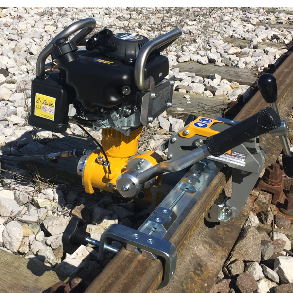 Máquinas e ferramentas para manutenção de Via Permanente