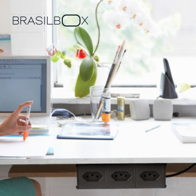 Caixa de Tomadas Inferior - Workbox QTMOV