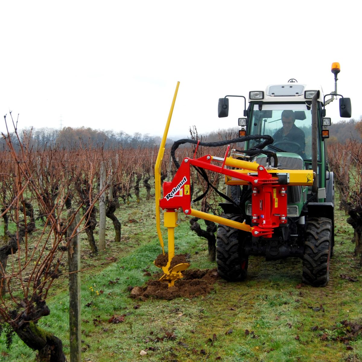 TARIERES HYDRAULIQUES sur enjambeur