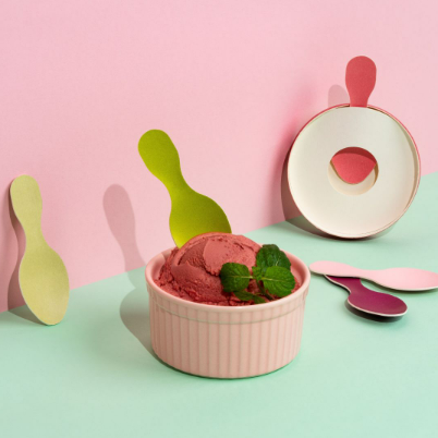 Paper ice cream cups and lids with in-packed spoons