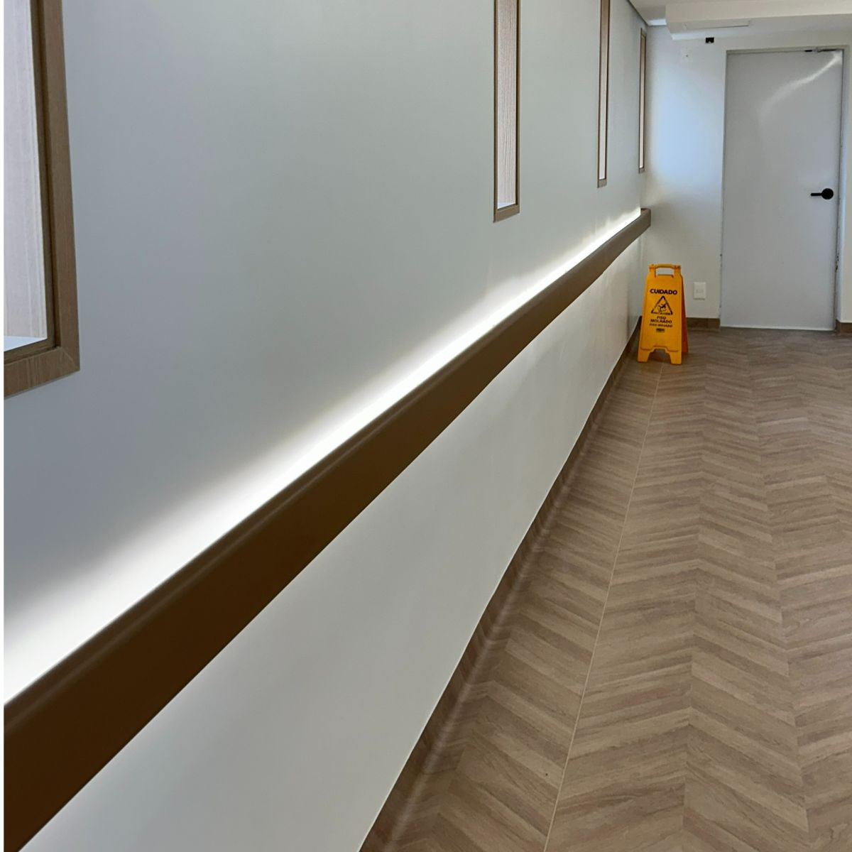 Bate-maca corrimão com LED