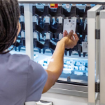 Sistemas automatizados de armazenamento e dispensação Swisslog Healthcare