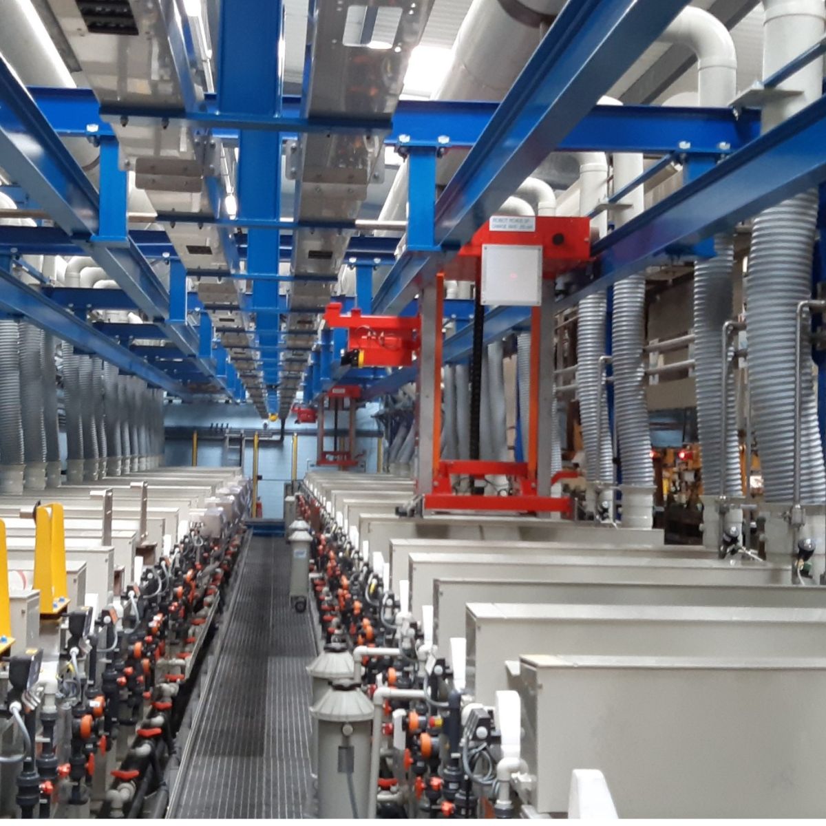 Chaine de traitements de surface pour la galvanoplatie