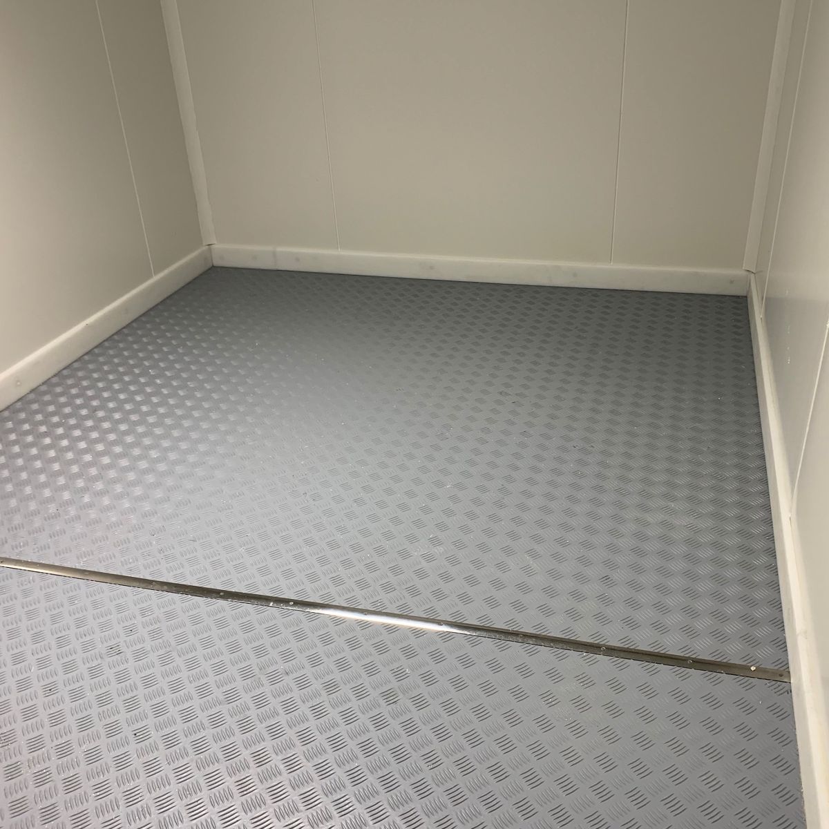Anti-slip FLOOR PLATE