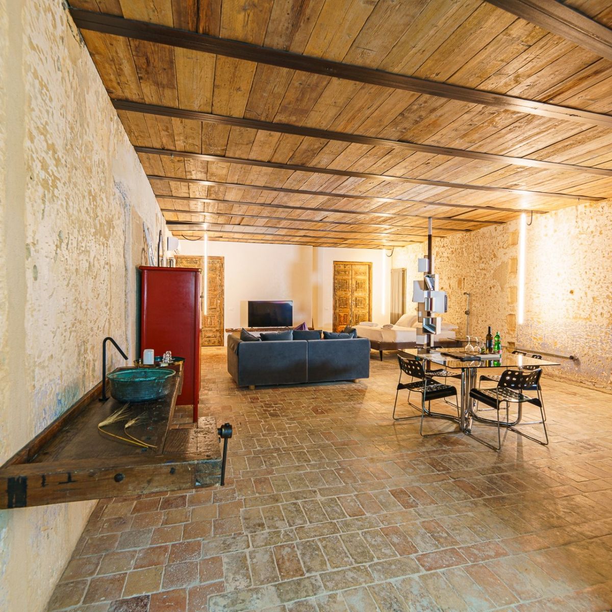 Mate In Travel - Design Properties